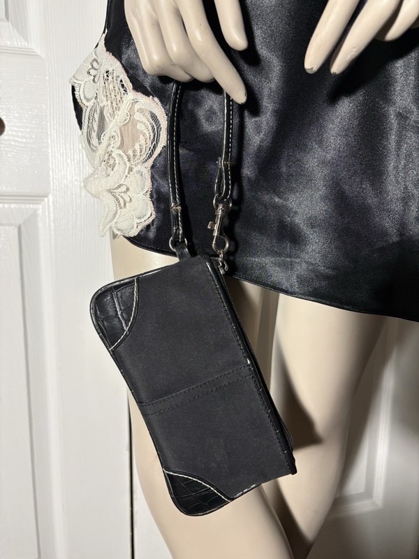 Small Vintage Casual Corner Womens Black Detachable Wristlet Wallet