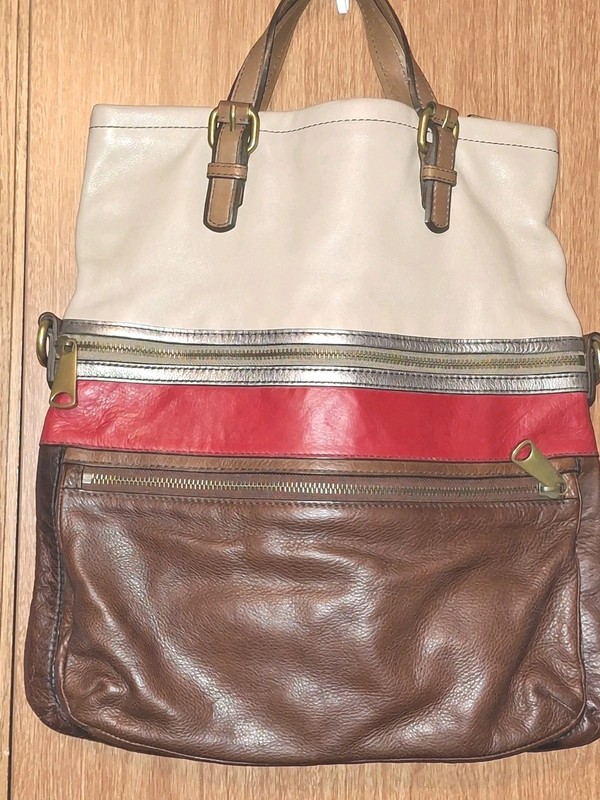 Fossil Explorer Top Grain Leather Four Color Crossbody
