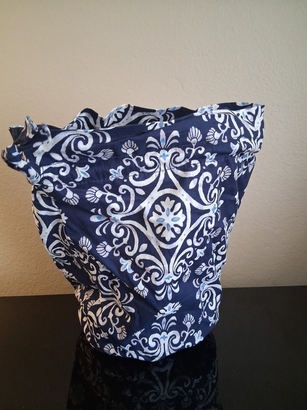 Vera Bradley Drawstring Ditty Bag Blue & White Medallion Pattern