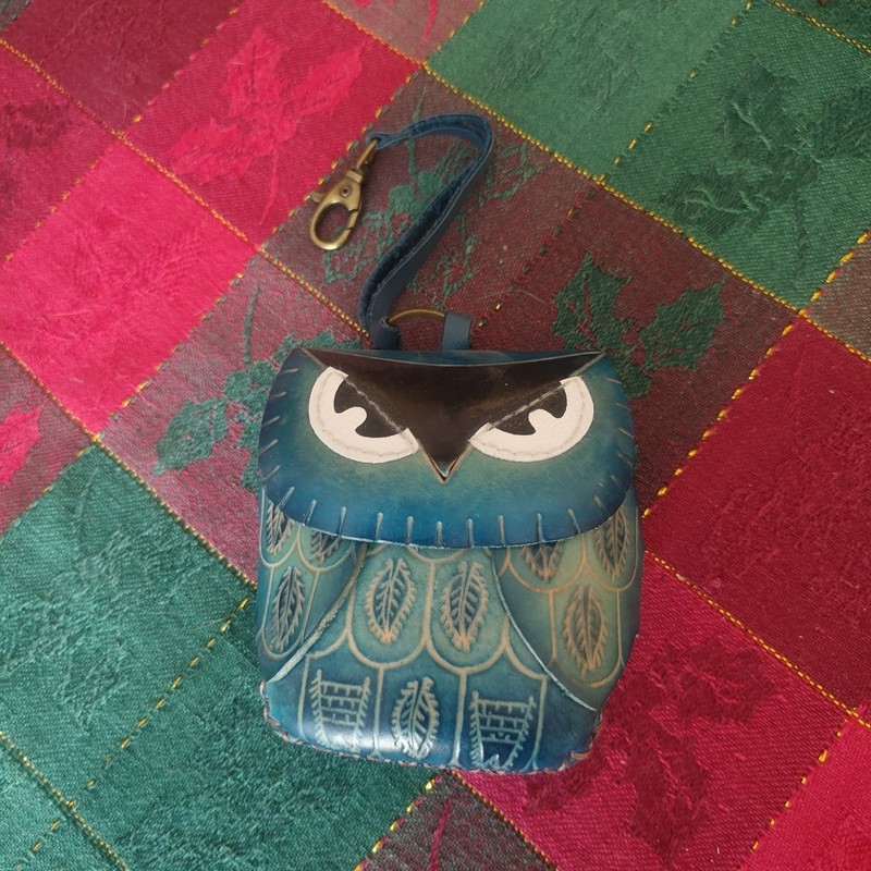 HAND MADE EMBOSSED GENUINE LEATHER OWL COIN PURSE/WRISTLET/POUCH Blue