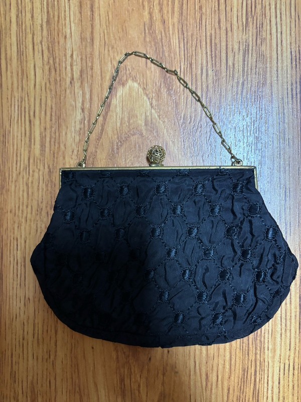 small black w/goldtone accents evening purse clutch bag (5inx7in)