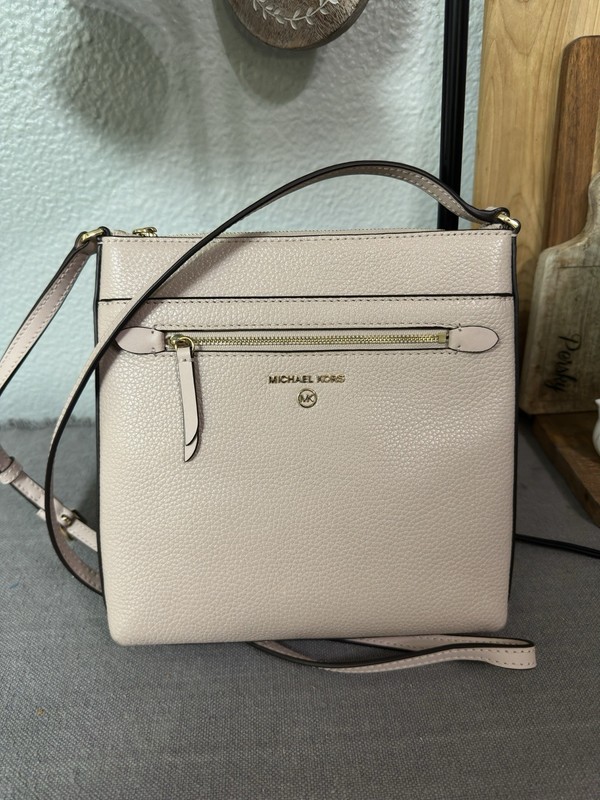 Michael Kors Jet Set Charm Small North/South Flat Crossbody Soft Pink