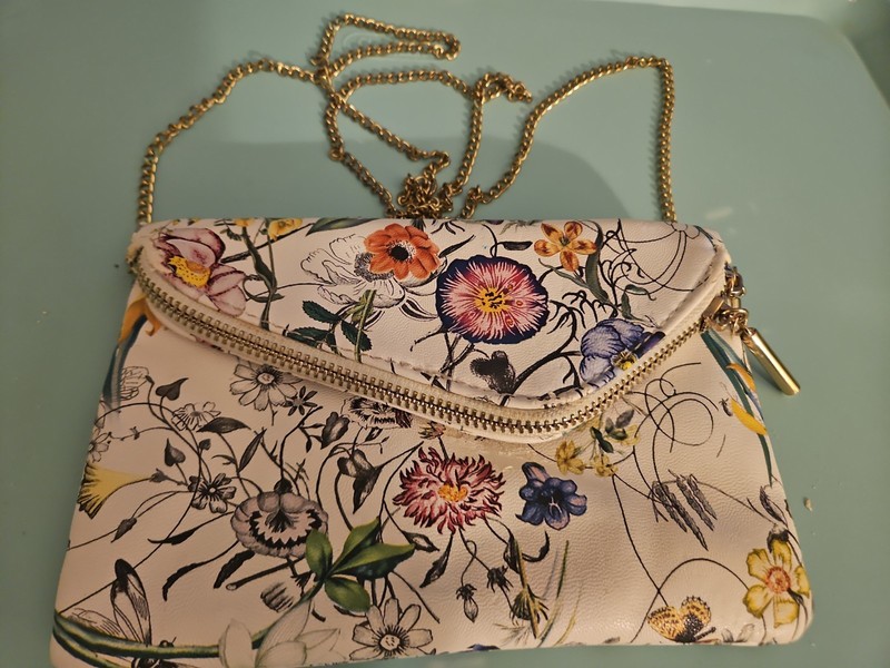 Flowered Purse Handbag chain strap 2 Pocket Zipper And Magnetic Clasp