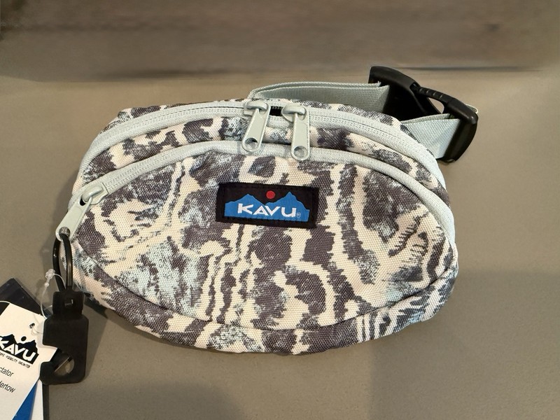 Kavu waist bag fanny pack wallet purse Spectator winter bliss black floral new