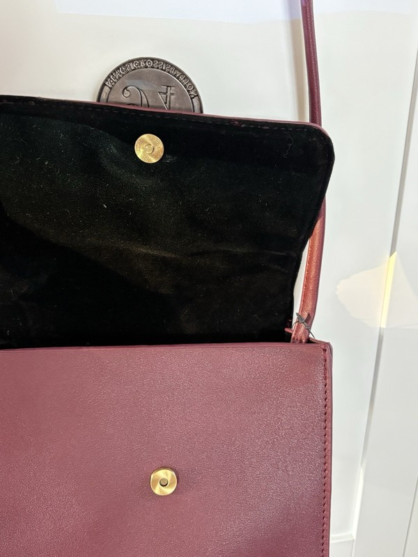 HARRY POTTER Platform 9 3/4 Red Crossbody Purse Kings Cross Station NWT gallery