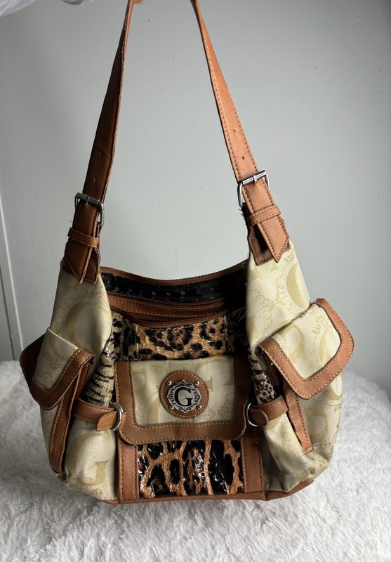 GUESS Beige & Brown Leopard Animal Print Shoulder Bag Zip Closure w/ Pockets