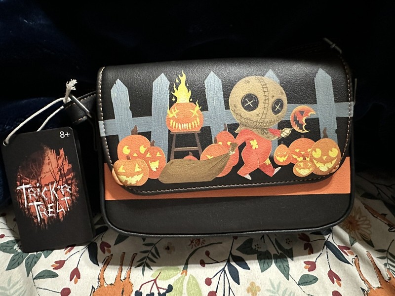 Loungefly Trick ‘r Treat Sam Lollipop Crossbody Bag Halloween