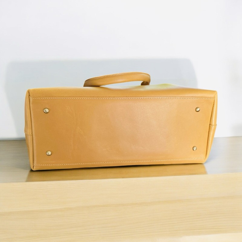 HAND CRAFTED GENUINE LEATHER HANDBAG MADE IN ETHIOPIA gallery