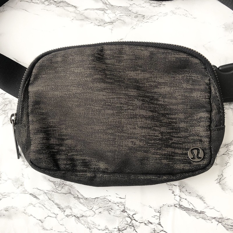 Lululemon Everywhere Belt Bag *1L OG Aqueous Ikat Jacquard Black Highlander