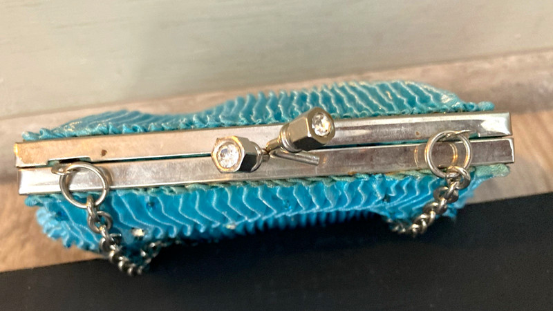 Vntg Jessica McClintock 5"x4" Blue Silver Bead Snap Closure Wristlet Purse A2 gallery