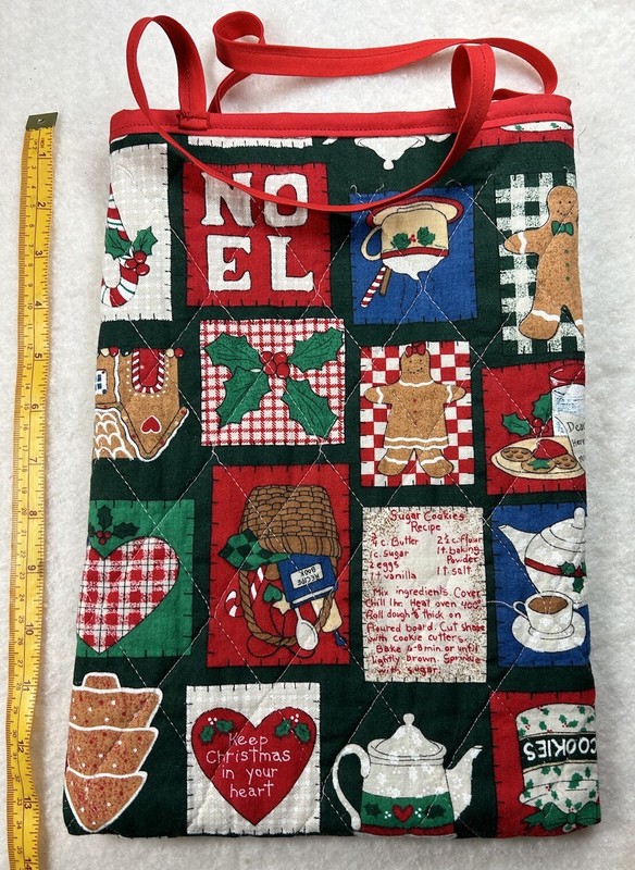 Quilted Christmas Handmade 9 in x 13 in bag 2 red straps fits IPad/ flat items