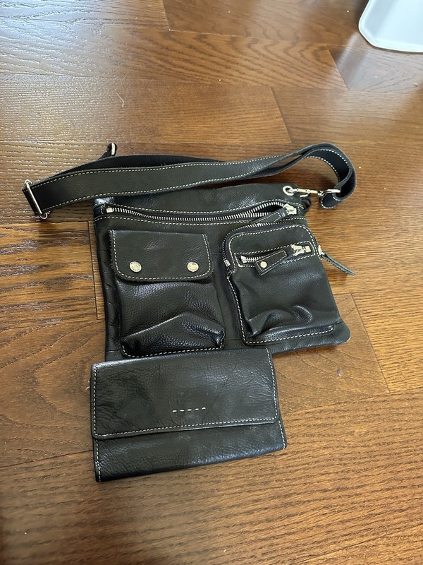 Fossil Black Crossbody Bag, Detachable Adjustable Strap and Fossil wallet