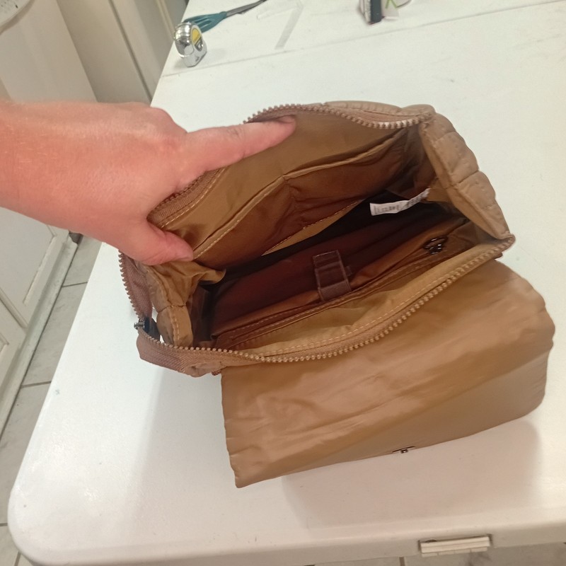 Lululemon Quilted Grid Medium Size Packpack Tote Water Repellent Brown Zipper gallery
