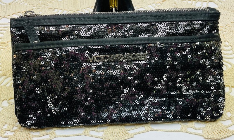 Victoria’s Secret BlackSilver Sequin Clutch Cosmetic/Evening Bag Logo Zip Pull