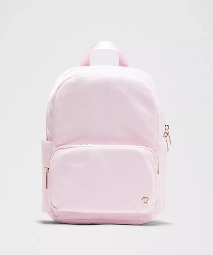 New Lululemon Everywhere Backpack Small Metal Hardware – Blissful Pink/Gold