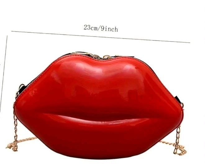 Hot Lips! Hard Plastic Faux Leather Crossbody Purse Zippere Closure Chain Strap