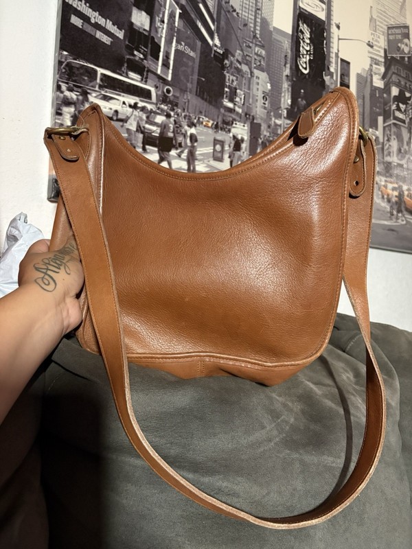 Coach Solid Brown Shoulder Bag Zip Closure Gold Hardware Women’s Handbag