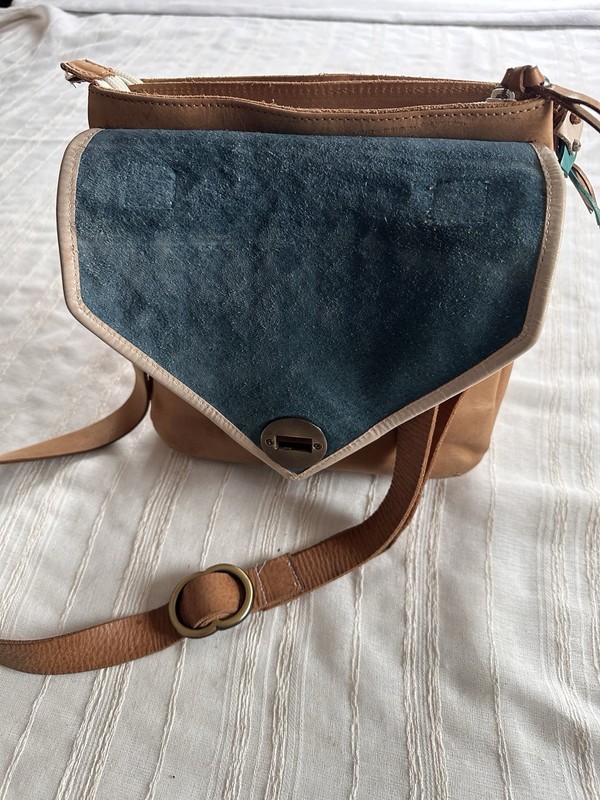 VELEZ Genuine Leather Mini Messanger Crossbody Bag | Colombian Artisanal Purse gallery
