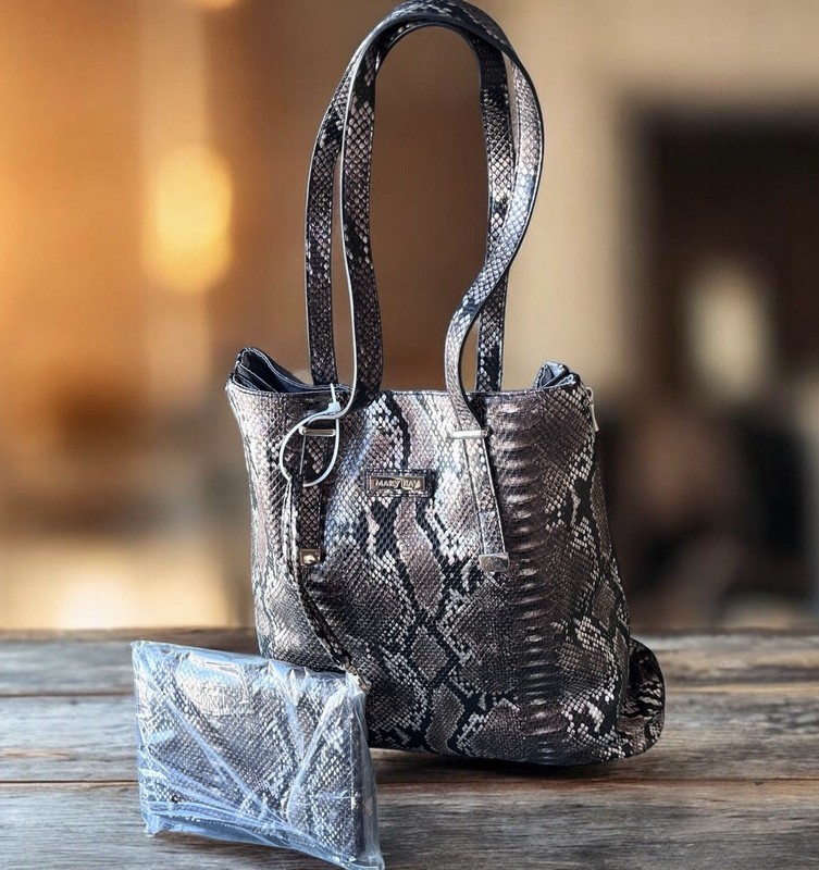 Mary Kay Faux Snakeskin Shoulder Tote Bag w/ Zippered Wristlet – NWOT Expandable