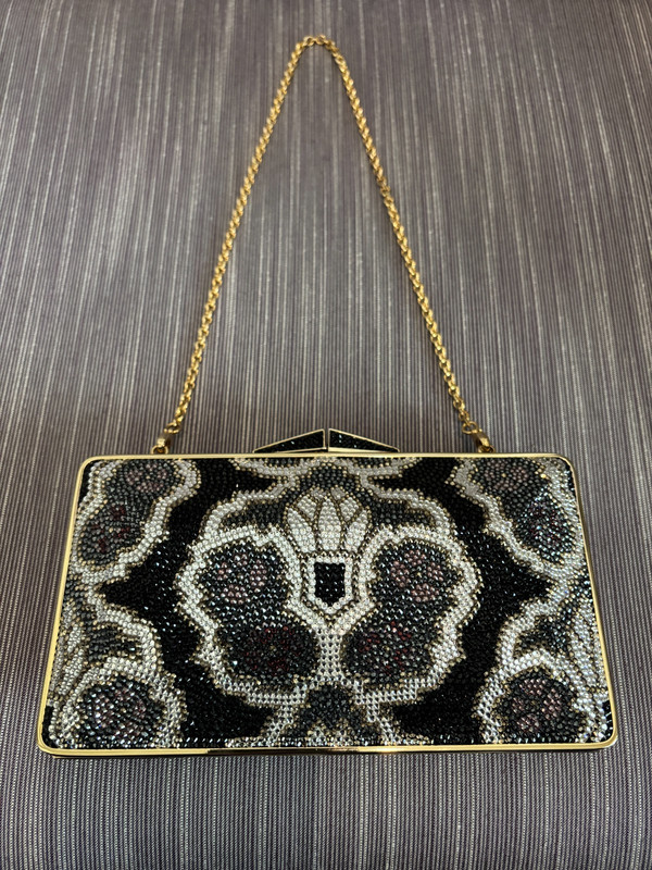 JUDITH LEIBER SWAROVSKI CRYSTAL "Garbo" CLUTCH BAG w/ Price Tag, Dustcover, Box gallery