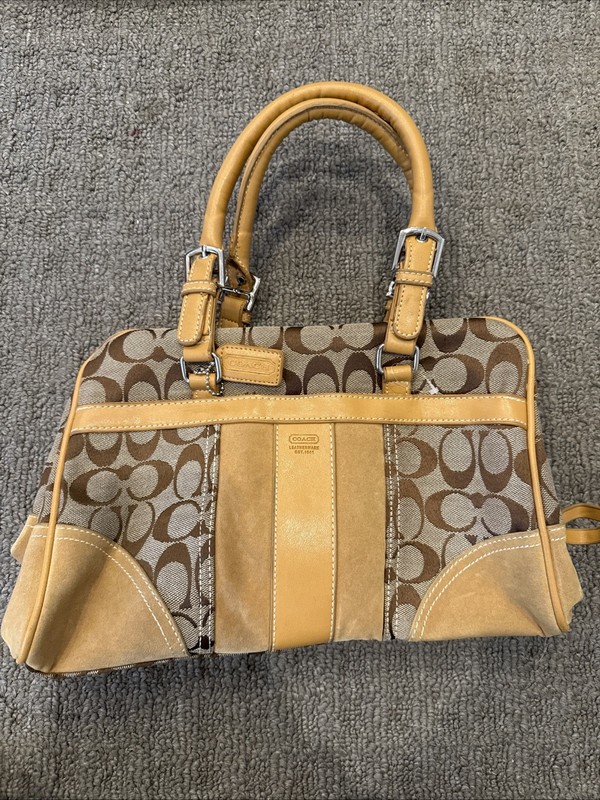 Coach Authentic Vintage Shoulder Bag No.8K13 Crafted In The United States