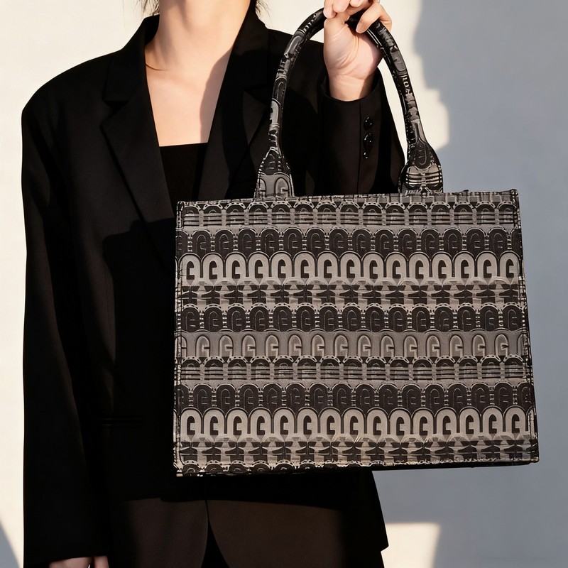Fashion Elegant Women’s Tote Bag Casual Large Capacity Shoulder Adjustable Bag