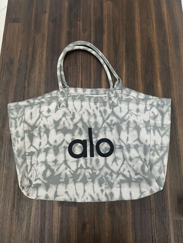 Large Alo Yoga Gray Tie Dye Canvas Tote Bag Gym Travel Shopper NWT 2025 gallery