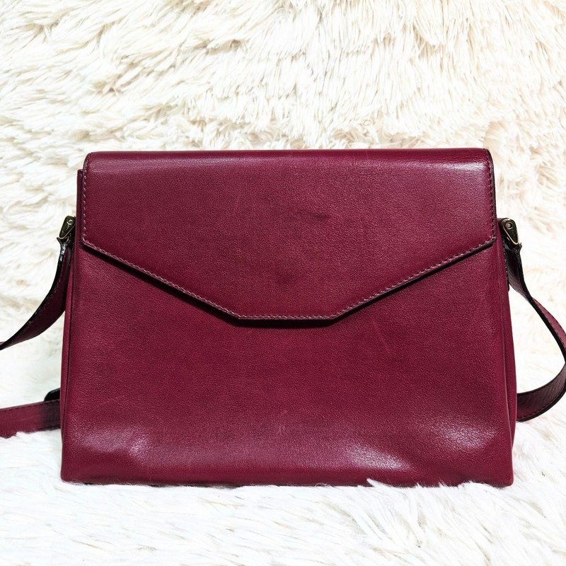 CELINE Circle Handbag Bordeaux Leather Vintage 18x25x8 cm 114 to 130 cm gallery