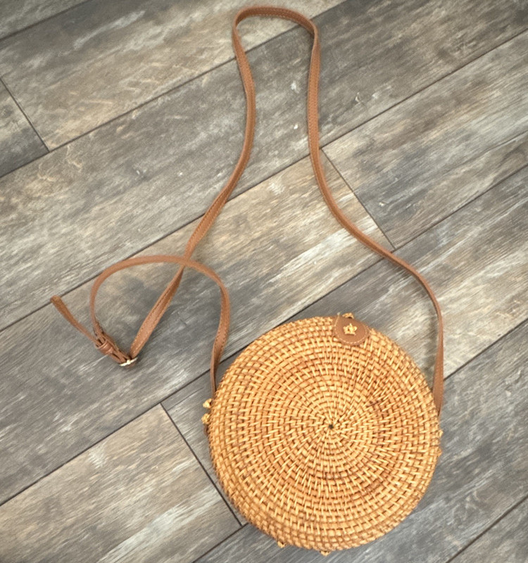 Round Woven Brown Crossbody Bag Small Boho Floral Lined Snap, Gold Hardware