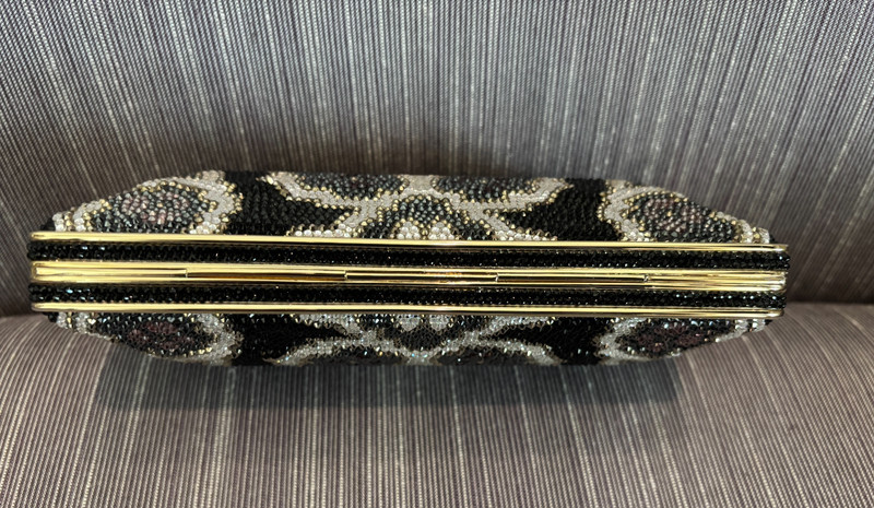 JUDITH LEIBER SWAROVSKI CRYSTAL "Garbo" CLUTCH BAG w/ Price Tag, Dustcover, Box gallery