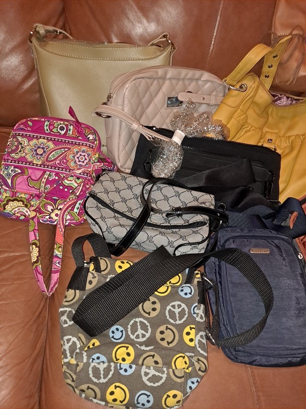 Lot Of 12 Crossbody Bags For Resellers Or Personal Use In Excellent Condition #3 gallery
