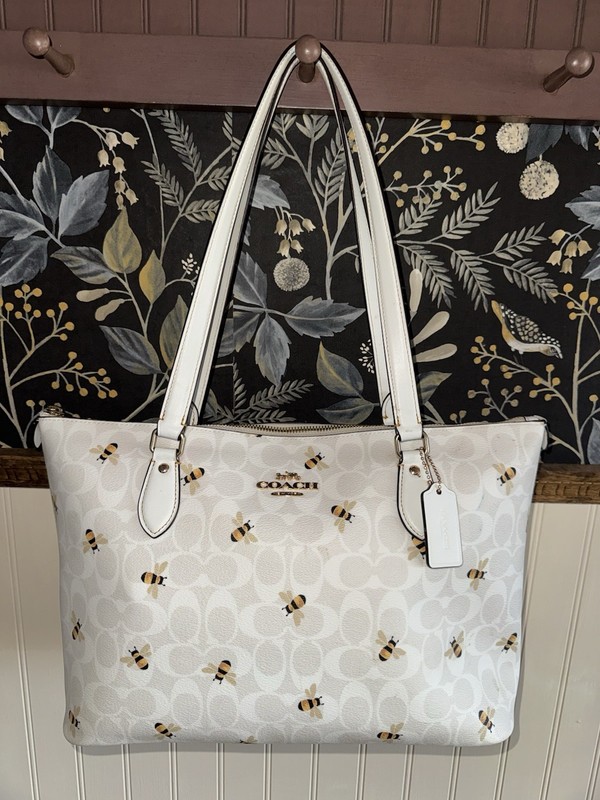 NWT Coach Signature Bee Tote Handbag Purse Last One 🐝