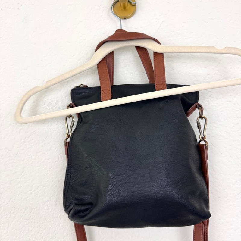 Antik Kraft Crossbody Bag Vegan Leather Minimal Neutral Classic Black Tan gallery