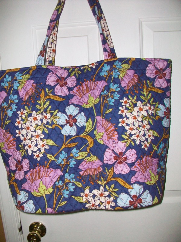 VERA BRADLEY **NWT ESSENTIAL GRAND TOTE IN COFFEE GAEDEN PATTERN