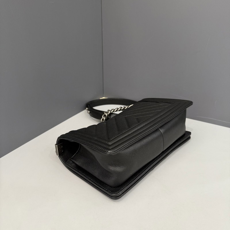 Chanel Medium Boy Flap Black Grained Calfskin (yg041726d0) gallery