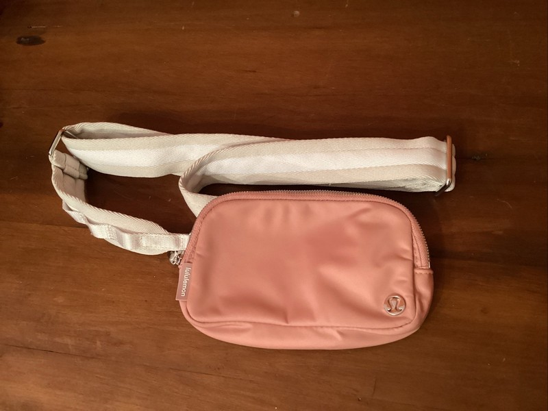 Lululemon Everywhere Belt Bag Pink Pastel / White Opal Crossbody Waist – Rare