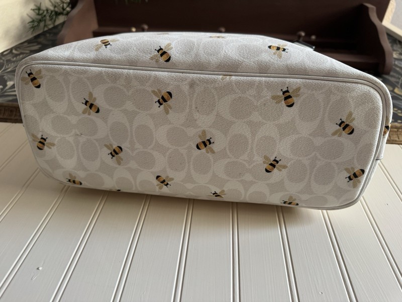 NWT Coach Signature Bee Tote Handbag Purse Last One 🐝 gallery