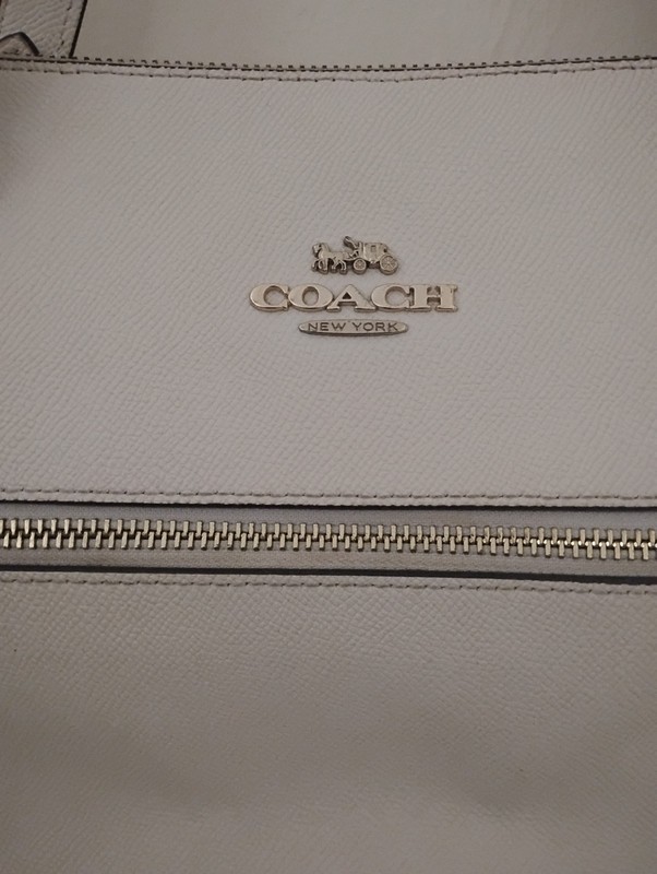 Coach Gallery East West Medium Tan White Shoulder Bag Pebbled Leather gallery