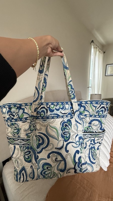Vera Bradley tote in the retired Mediterranean White pattern
