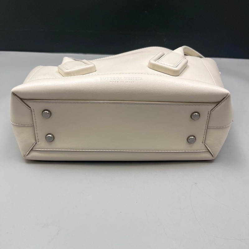 Bottega Veneta Pre-Owned Authentic Underarm Bag White 23*20*10 gallery