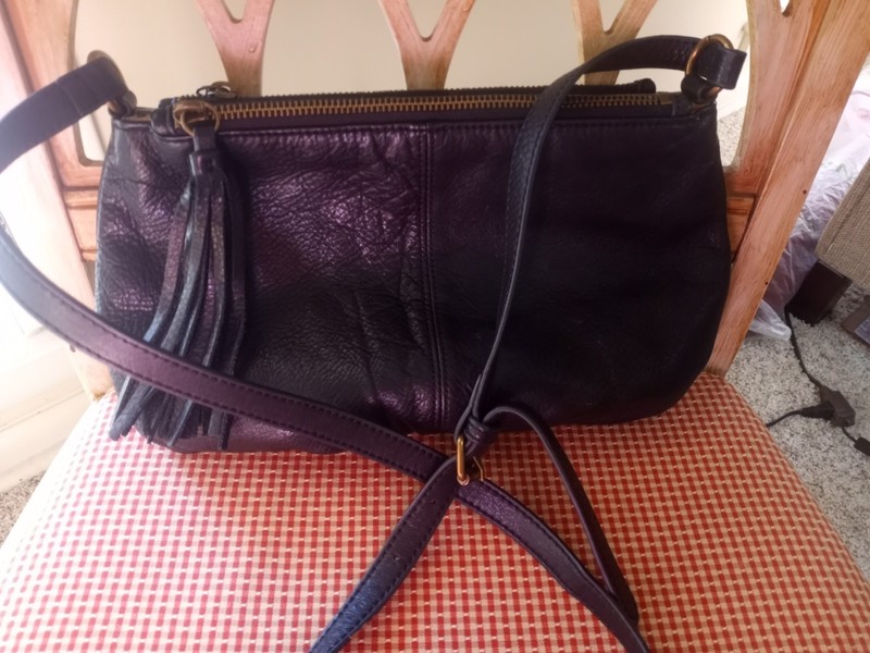 Vtg Margot Black Pebbled Leather Crossbody Purse Adj. Strap Crescent ~12″x8″