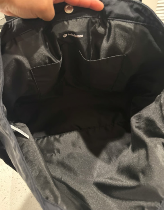 NWT Lululemon Daily Tote Bag 20L Large Multi Pocket Shoulder Gym Travel Black gallery