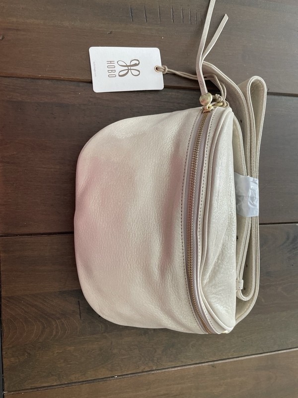 HOBO Juno Belt Bag In Metallic Leather – Sand Shimmer – NEW W/ TAGS Retails $188