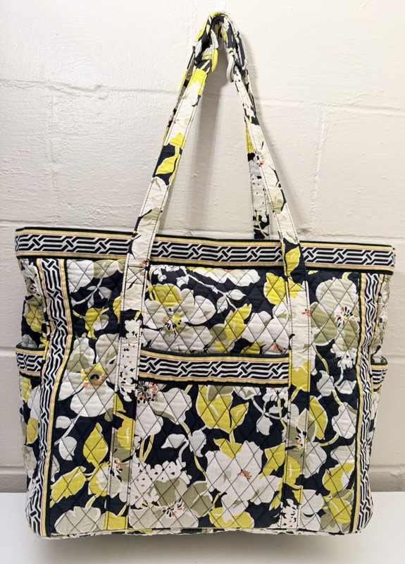 Vera Bradley Dogwood Get Carried Away XL Zip Tote VGUC