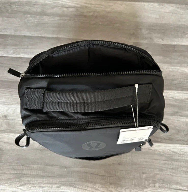 NWT Lululemon New Crew Backpack 22L Black *Updated gallery