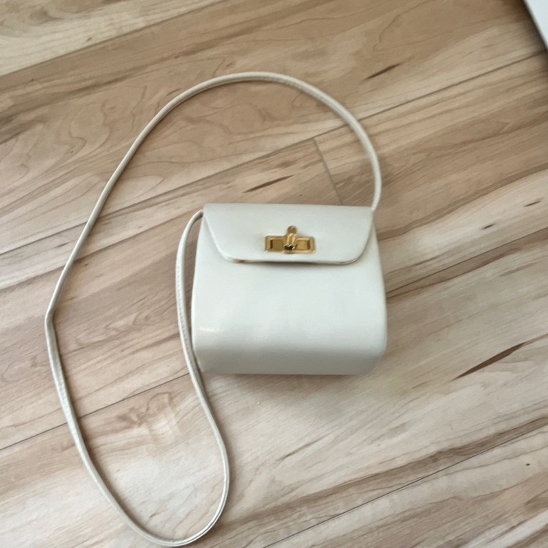 Hasting & Smith White Shoulder Bag Gold-Tone Hardware Turn Lock for Women