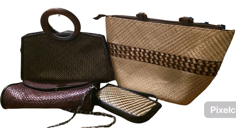 Bundle of 4 Artisanal Hand-Woven Bags – Sustainable Summer Collection”