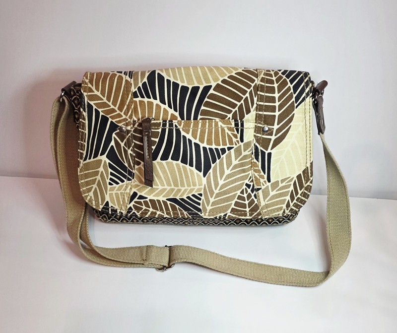 Relic Leaf Print Crossbody Shoulder Bag Women’s Purse Flap Top with Snap Close
