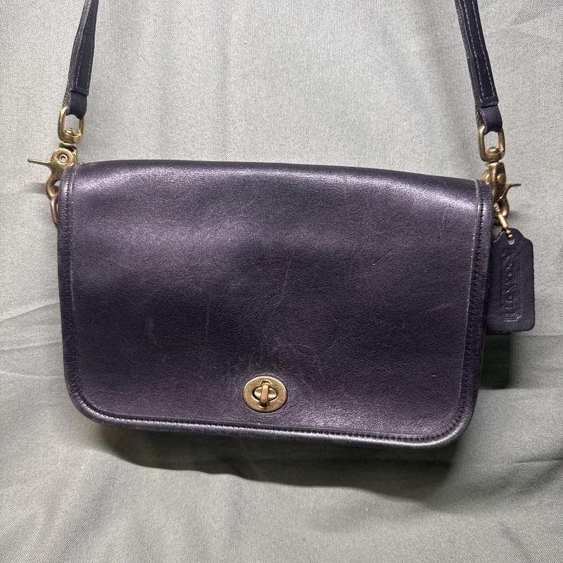 Coach: Vintage Black Pocket Purse, Style#M5D-9755, Legacy Coach Collection