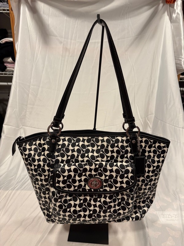Coach Signature C, Black and white handbag, excellent condition